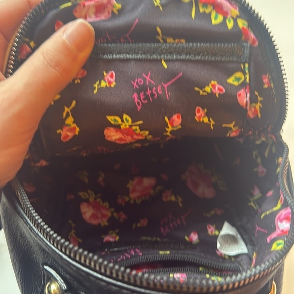 Betsy Johnson Black and Cream Cat Mini Backpack - Picture 5 of 9